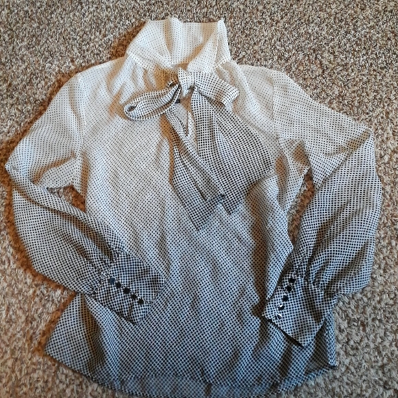 Black and white dotted Walter Baker blouse - Picture 2 of 8